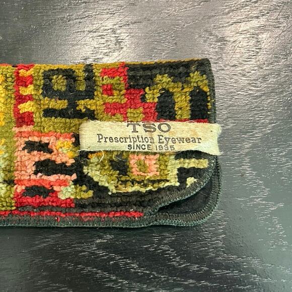 Vintage soft fabric tapestry- glasses case- retro- some wear MCM - red black - Picture 2 of 7